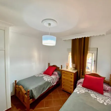 Casa 3 Con Piscina De Temporada Compartida Con Dos Estudios - - Jacuzzi Consultar - Trassierra - 8km De -- Trassierrarooms * Córdoba