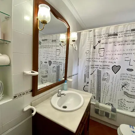 Casa 3 Con Piscina De Temporada Compartida Con Dos Estudios - - Jacuzzi Consultar - Trassierra - 8km De -- Trassierrarooms Córdoba