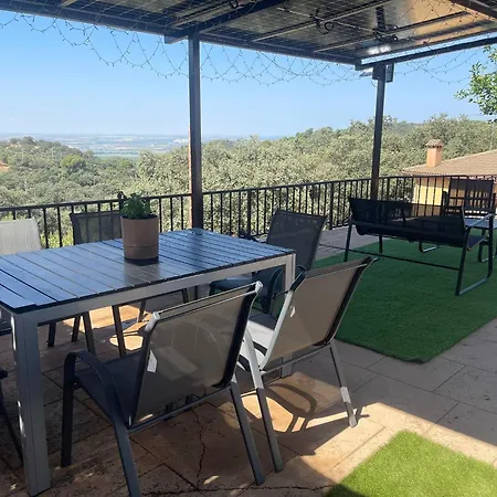 Casa Trassierra: 3-bedroom Retreat With Seasonal Shared Pool * Cordoba