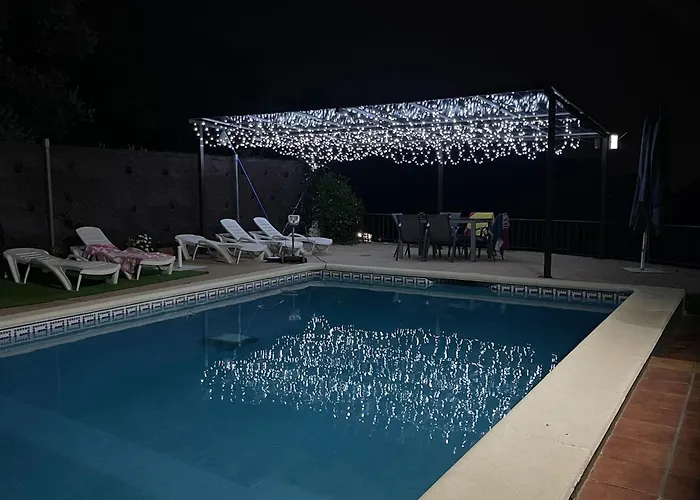 Casa Trassierra: 3-bedroom Retreat With Seasonal Shared Pool Apartment