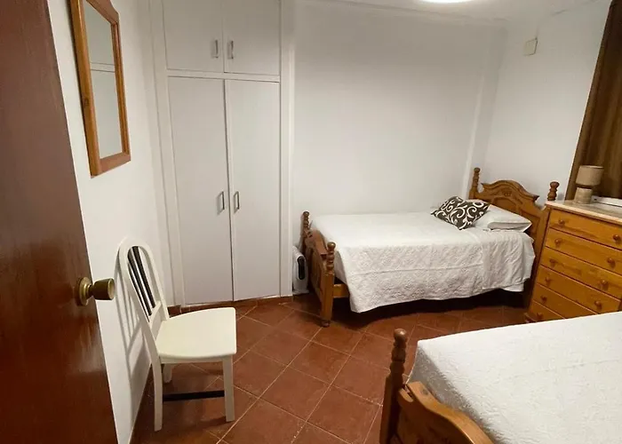 Apartment Casa Trassierra: 3-bedroom Retreat With Seasonal Shared Pool Cordoba