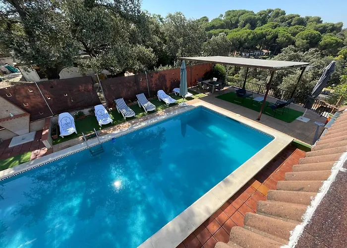 Casa Trassierra: 3-bedroom Retreat With Seasonal Shared Pool * Cordoba